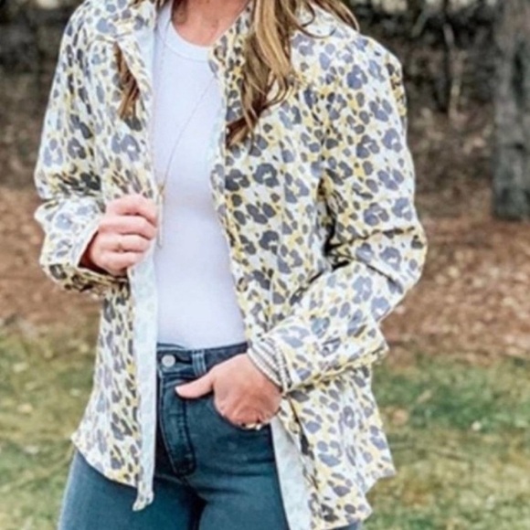 CAbi Tops - CAbi Providence Shirt Jacket in yellow Leopard Print